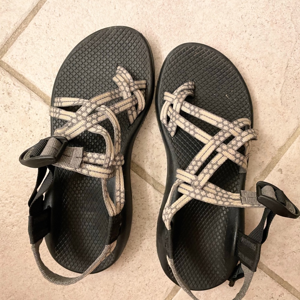 Chaco women’s hiking & outdoor sandals - basically new!